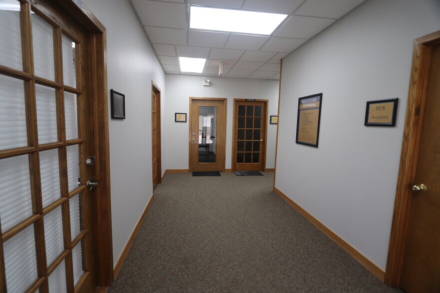 More Photos Of 3075 E Grand River Ave, Howell Office For Lease