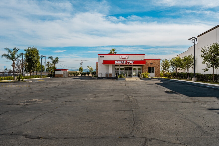 More Photos Of 1153 W Holt Blvd, Ontario Auto Dealership For Sale