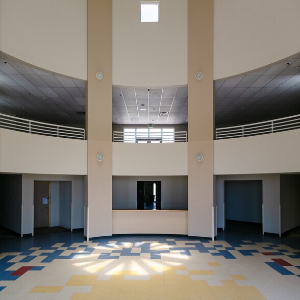 More Photos Of 1600 Saint Michaels Dr, Santa Fe Unknown For Lease