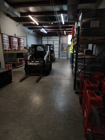 More Photos Of 9620 E State Route 350, Raytown Light Distribution For Sale