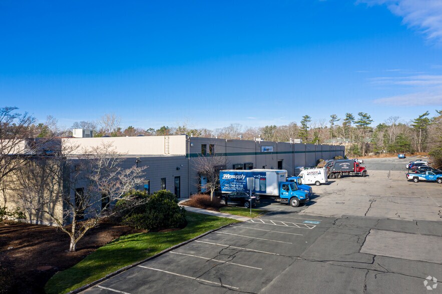 More Photos Of 125 Industrial Park Rd, Hingham Flex For Sale