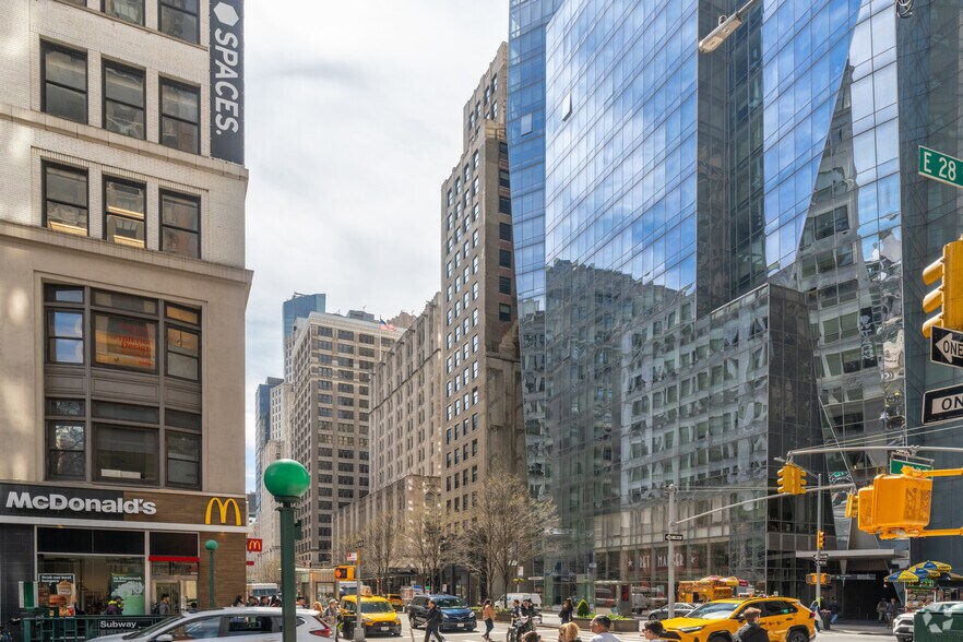 More Photos Of 386 Park Ave S, New York Coworking Space