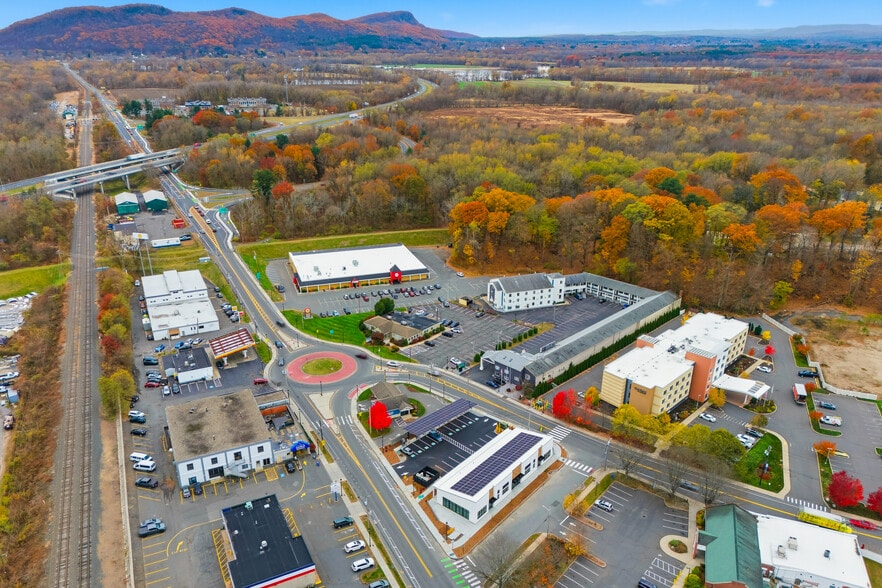 More Photos Of 5 Fulton Ave, Northampton General Retail For Lease