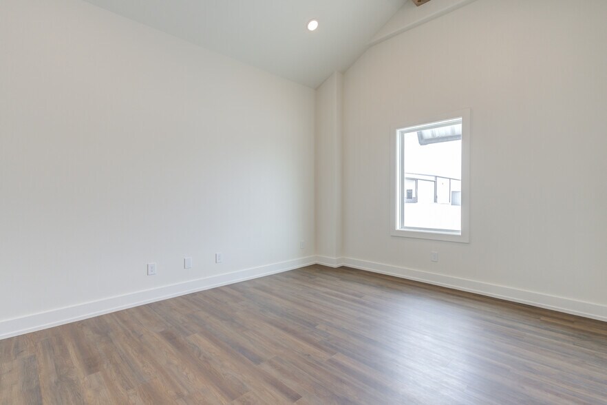 More Photos Of 8926 County Road 6820, Lubbock Warehouse For Sale