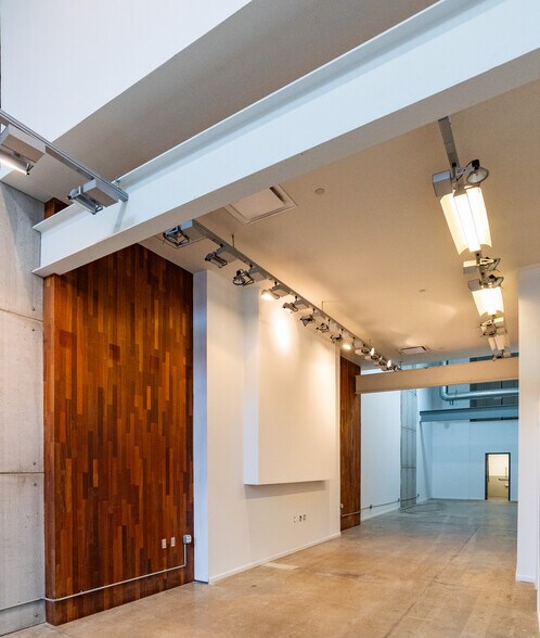 More Photos Of 3008 Hennepin Ave, Minneapolis Storefront For Lease