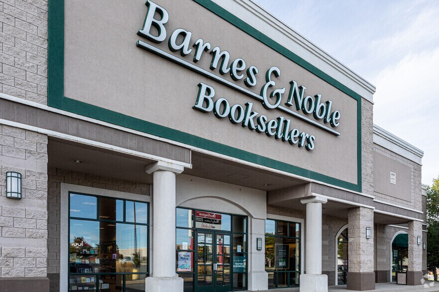 More Photos Of 815 W Antelope Dr, Layton Unknown For Lease