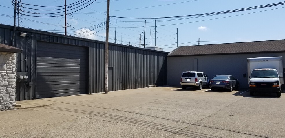 More Photos Of 1525 N Heidelbach Ave, Evansville Light Distribution For Lease