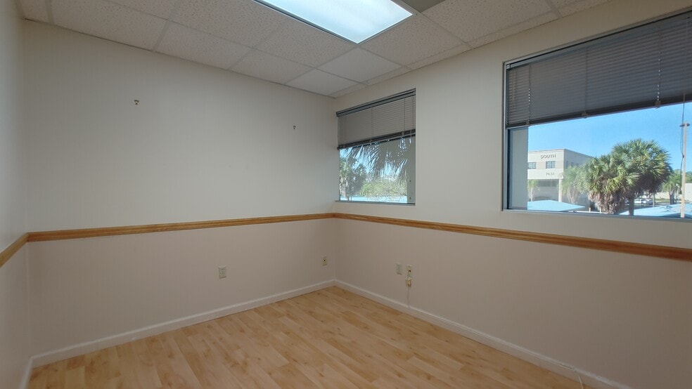 More Photos Of 7421 N University Dr, Tamarac Medical For Sale