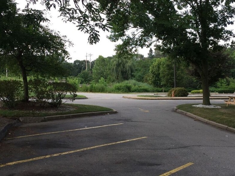 More Photos Of 400 Reservoir Ave, Providence Office For Sale