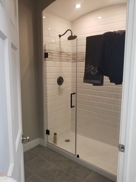 More Photos Of 1400 Pierside St, North Charleston Flex For Lease