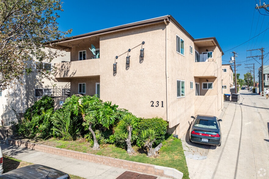 Primary Photo Of 231 Justin Ave, Glendale Apartments For Sale