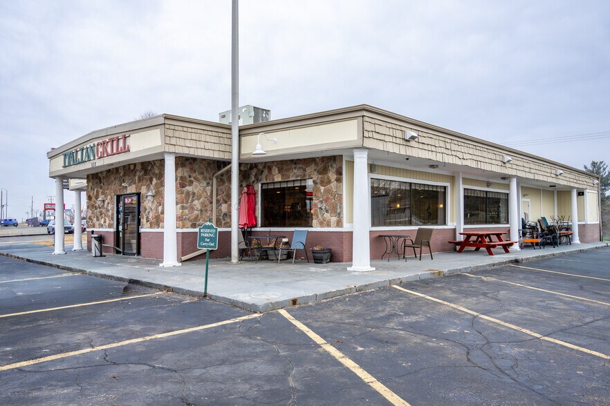 More Photos Of 532 Gateway Ave, Mauston Restaurant For Sale