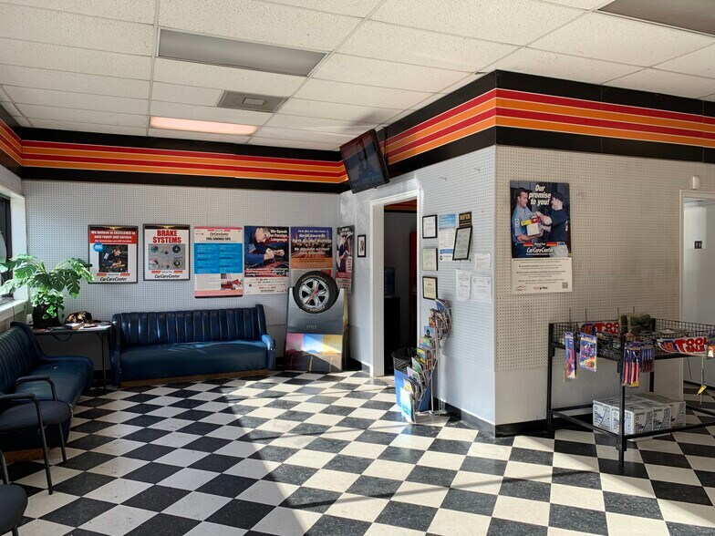 More Photos Of 1510 Washington St, Commerce Auto Repair For Lease