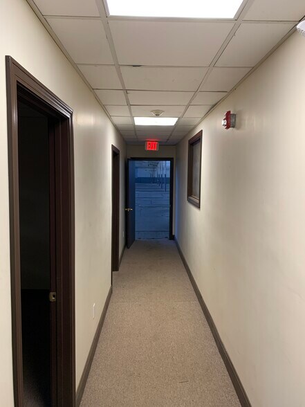 More Photos Of 133 Winthrop Ave, West Warwick Warehouse For Lease