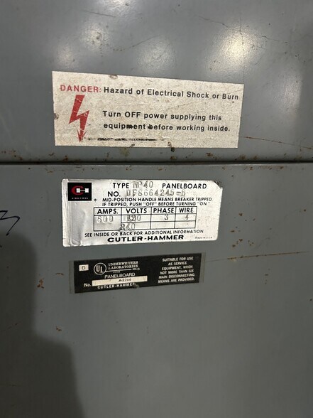 More Photos Of 1103 E Maguire Rd, Noble Light Manufacturing For Sale