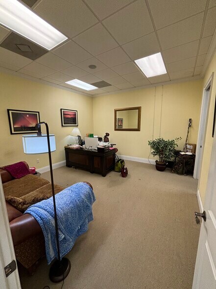 More Photos Of 6210 Scott St, Punta Gorda Office For Lease