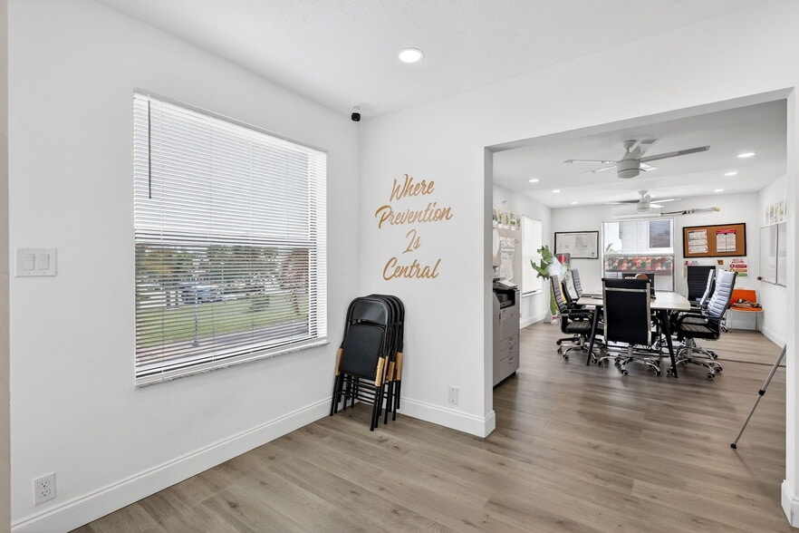 More Photos Of 129 N 5th St, Fort Pierce Storefront Retail Residential For Sale