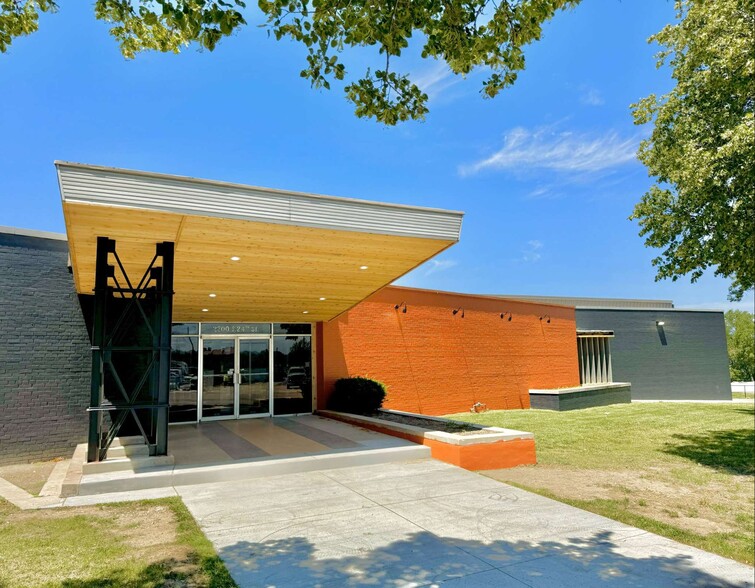 Primary Photo Of 2200 S 24th St, Omaha Warehouse For Lease