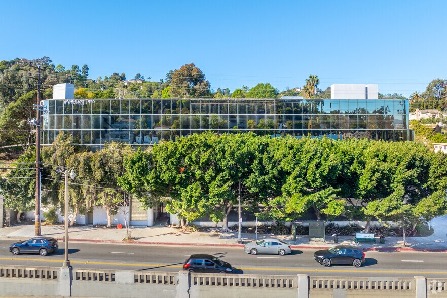 More Photos Of 3151 Cahuenga Blvd W, Los Angeles Office For Lease