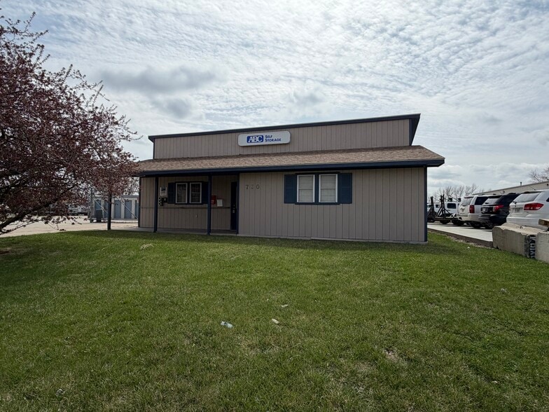 Primary Photo Of 730 W 21st St, South Sioux City Self Storage For Lease