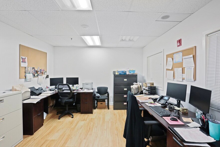 More Photos Of 1N131 County Farm Rd, Winfield Office For Sale