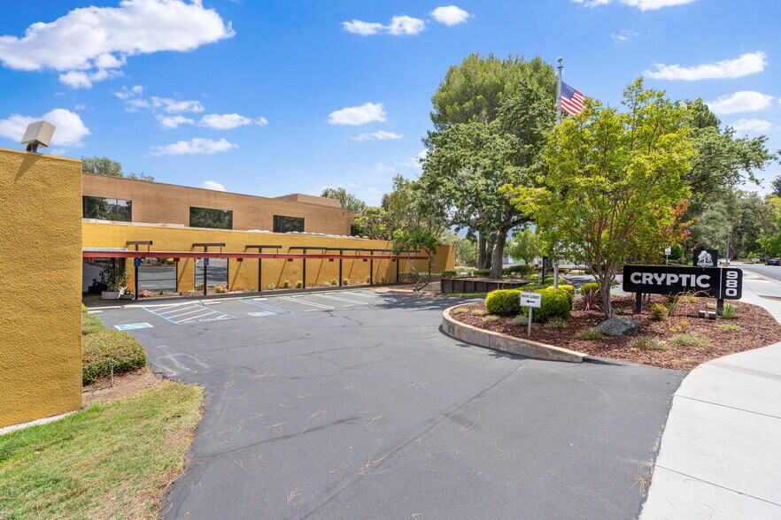 More Photos Of 980 University Ave, Los Gatos Flex For Sale