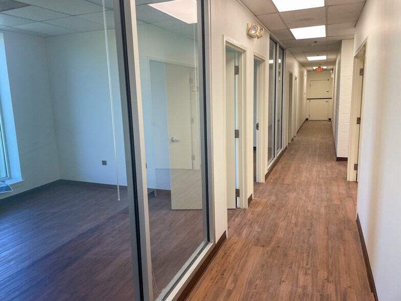 More Photos Of 4-6 Pheasant Run, Newtown Manufacturing For Lease