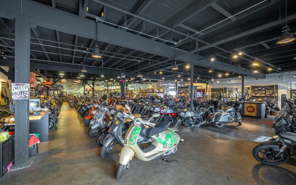 More Photos Of 3057-3059 Grandview Hwy, Vancouver Showroom For Sale