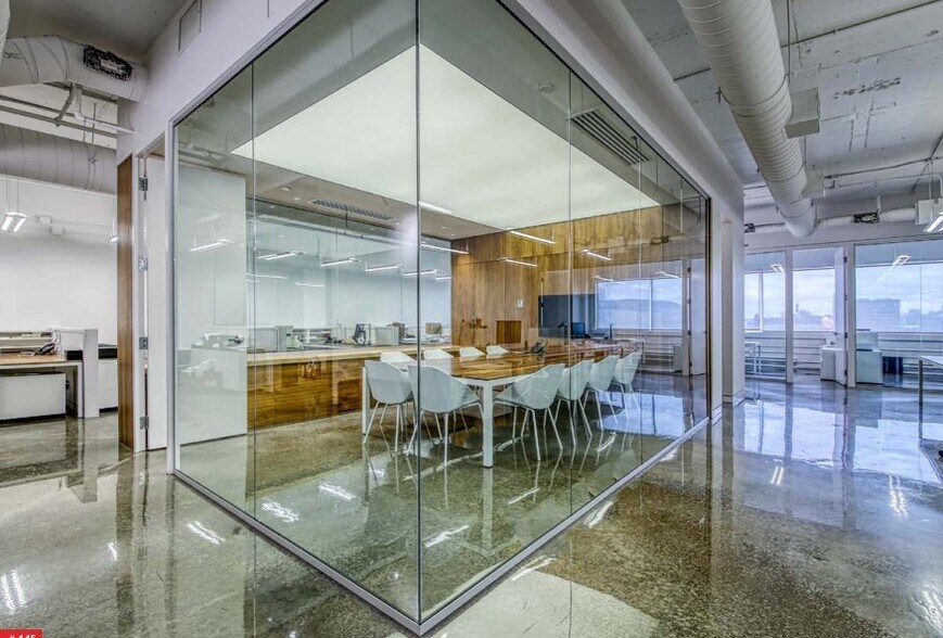 More Photos Of 6666 Rue Saint-Urbain, Montréal Office For Lease