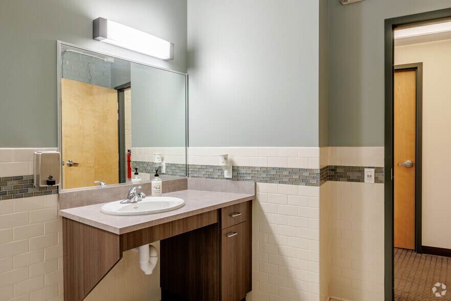 More Photos Of 1336 Glenarm Pl, Denver Office For Sale