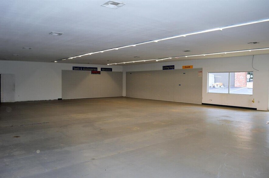 More Photos Of 903 S Locust St, Mccomb Freestanding For Sale