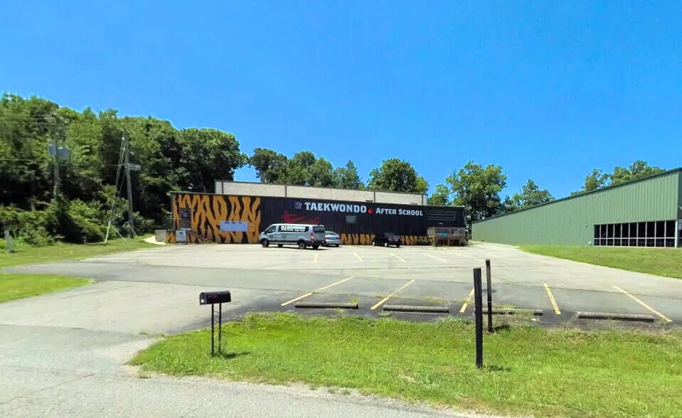 Primary Photo Of 54 Plaza Dr, Manakin Sabot Warehouse For Sale