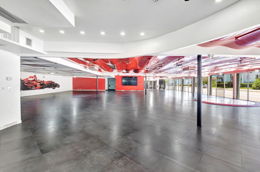 More Photos Of 925 W Broward Blvd, Fort Lauderdale Auto Dealership For Lease