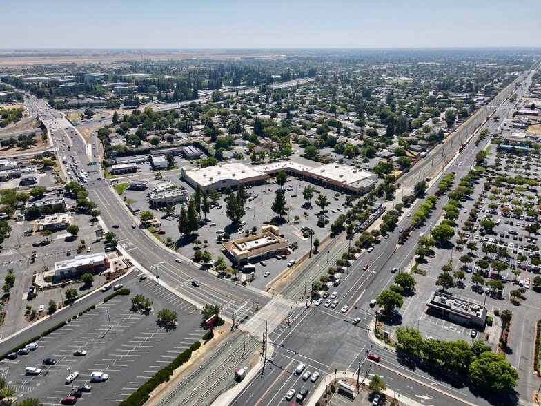 More Photos Of 2810 Zinfandel Dr, Rancho Cordova General Retail For Sale