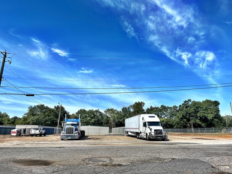 More Photos Of 553 Patrol Rd, Forsyth Self Storage For Sale