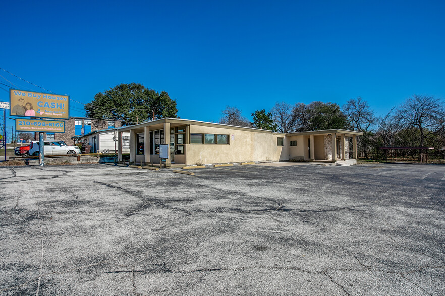 Primary Photo Of 2810 Hillcrest Dr, San Antonio Freestanding For Sale