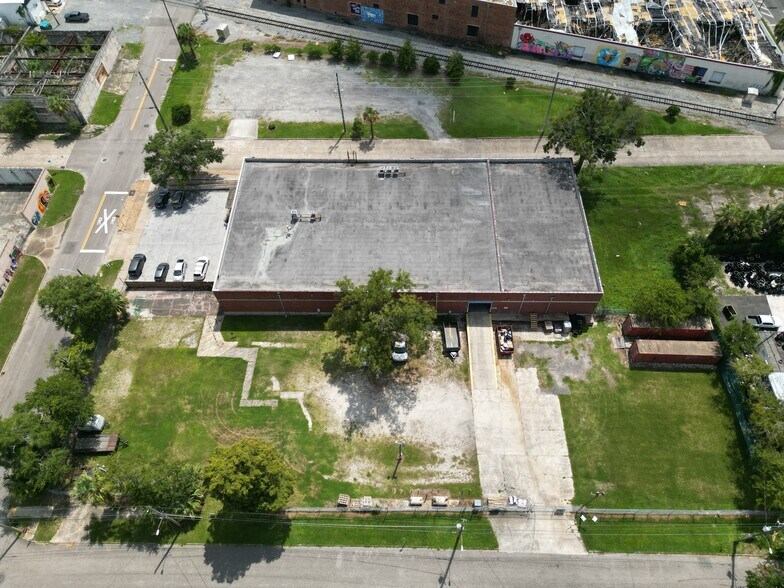 More Photos Of 2404 Hubbard St, Jacksonville Warehouse For Lease