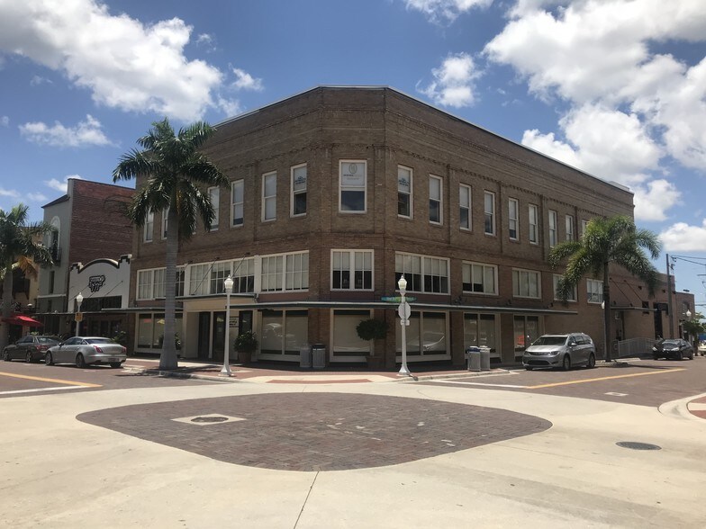 More Photos Of 2235 1st St, Fort Myers Office For Lease