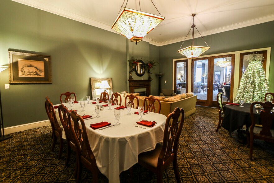 More Photos Of 1024 Noble St, Anniston Storefront Retail Office For Sale