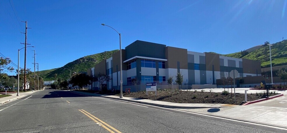 More Photos Of 980 Marlborough Ave, Riverside Warehouse For Lease