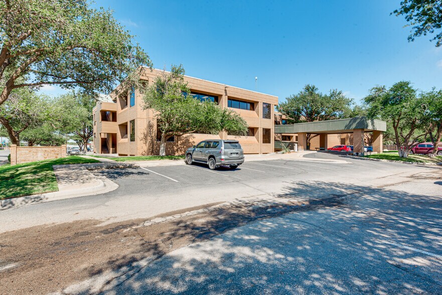 More Photos Of 3000 Garfield St, Midland Office For Lease