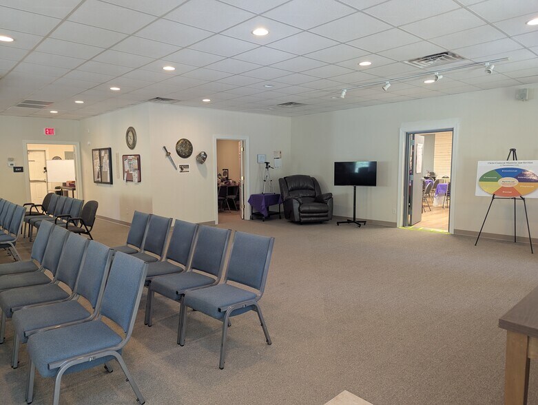 More Photos Of 3705 Strawberry Plains Rd, Williamsburg Office For Lease