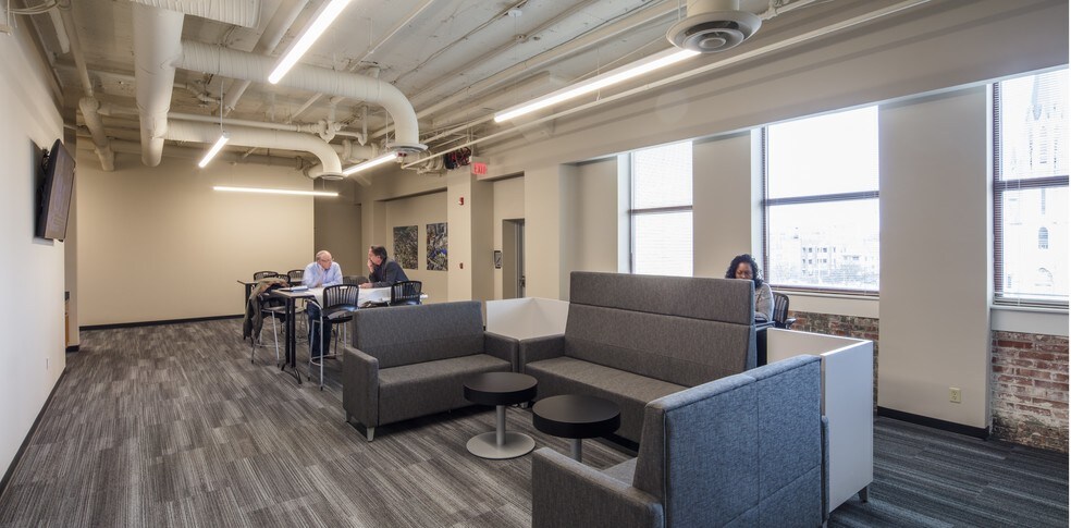 More Photos Of 350 E New York St, Indianapolis Office For Lease