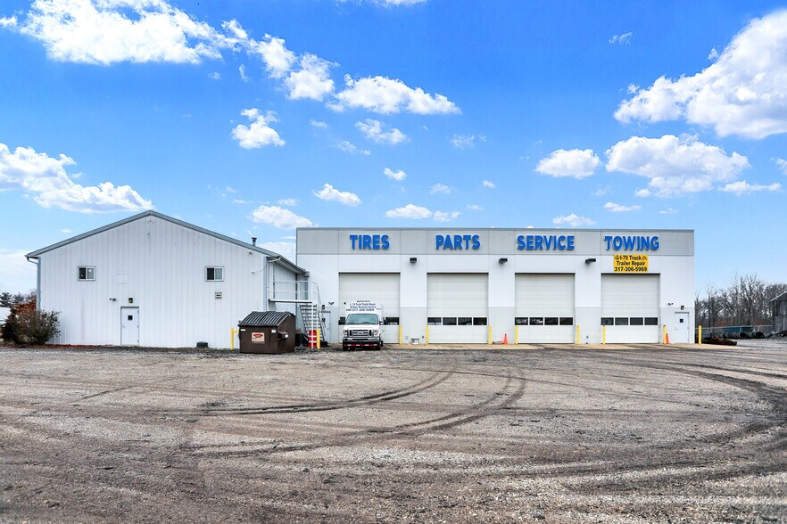 More Photos Of 1116 W County Road 450 N, Brazil Truck Terminal For Lease