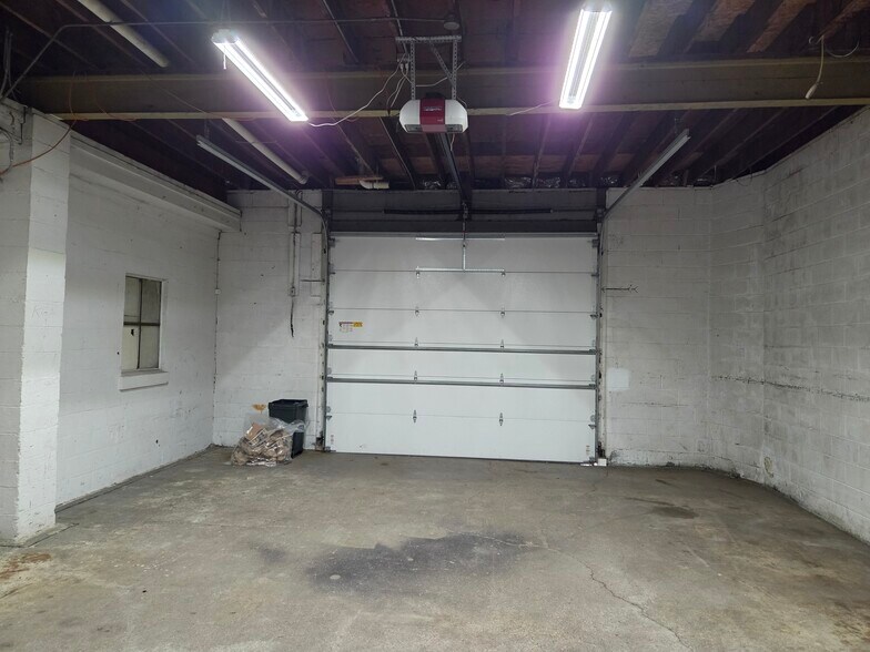 More Photos Of 536 Oak St, Ferrysburg Industrial For Sale