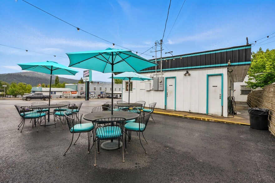 More Photos Of 213 W College Ave, Saint Maries Restaurant For Sale