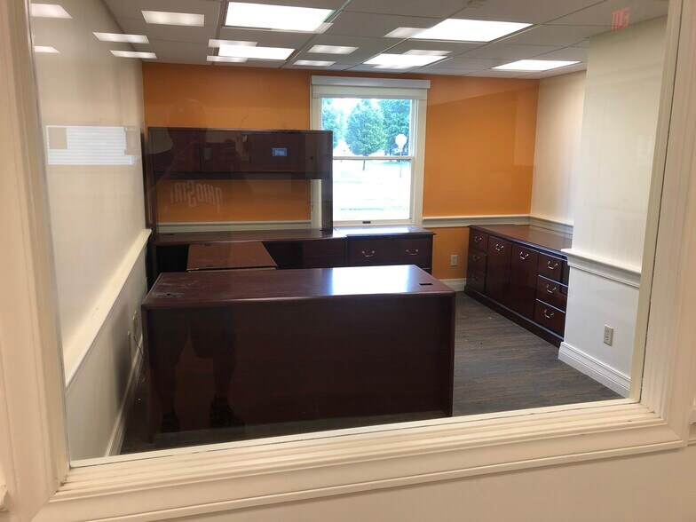 More Photos Of 327 E 3rd St, Uhrichsville Bank For Sale