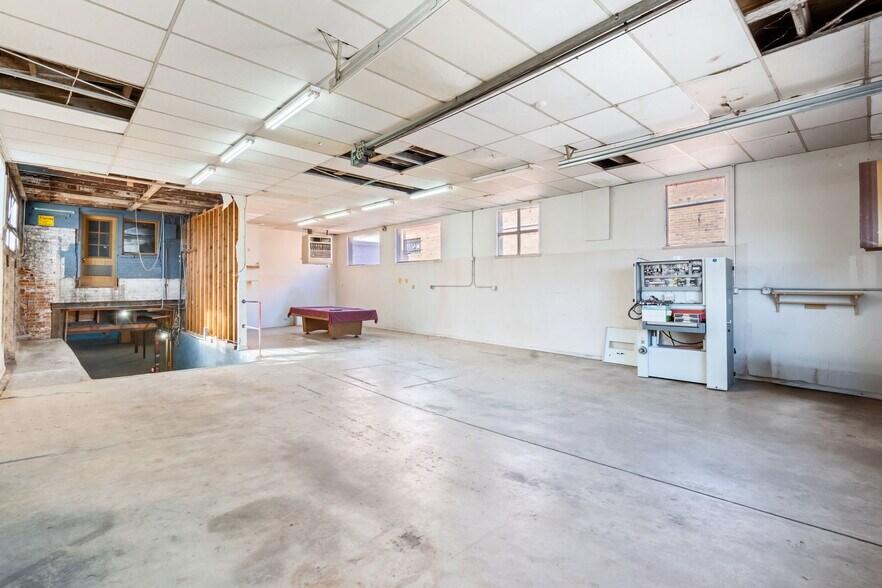 More Photos Of 422 Main St, Windsor Bank For Sale