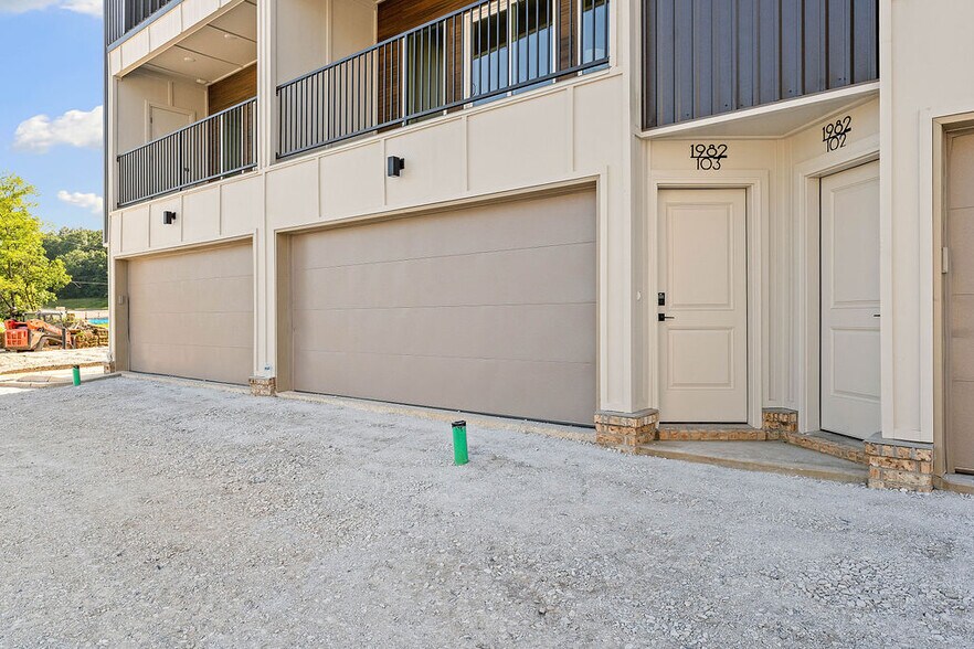 More Photos Of 1982 S Razorback Rd, Fayetteville Apartments For Sale