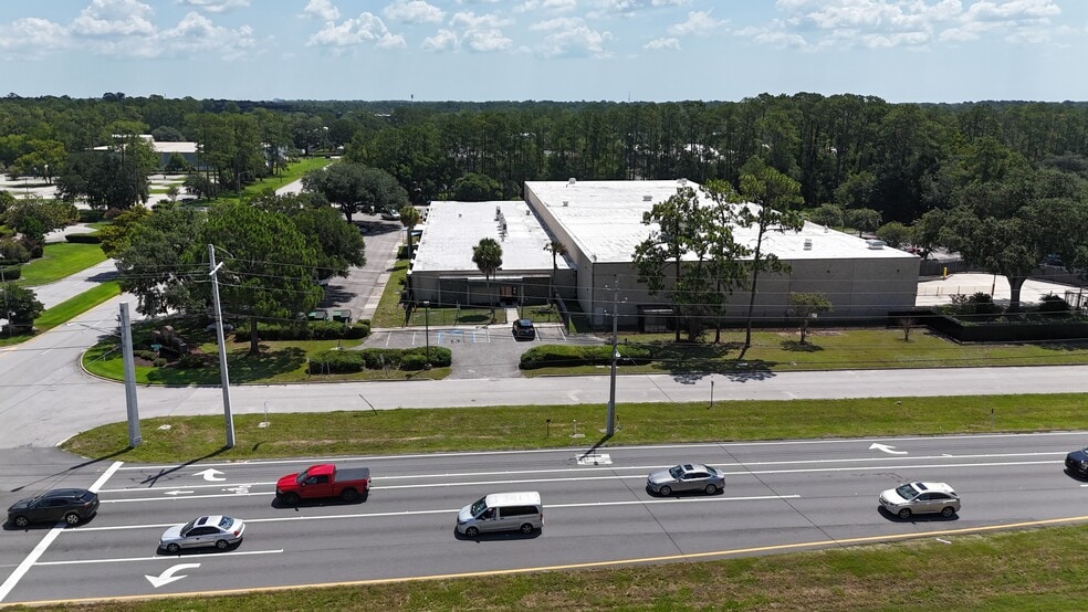 More Photos Of 8230 Baycenter Rd, Jacksonville Warehouse For Lease